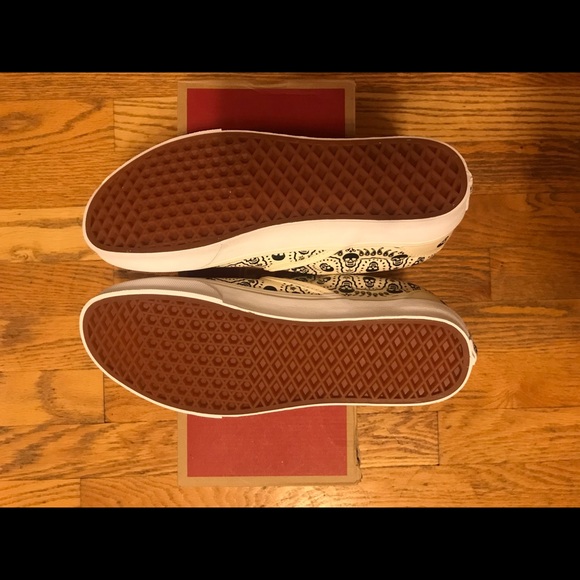 Vans Classic Slip-On Bandana Skulls - Picture 4 of 5